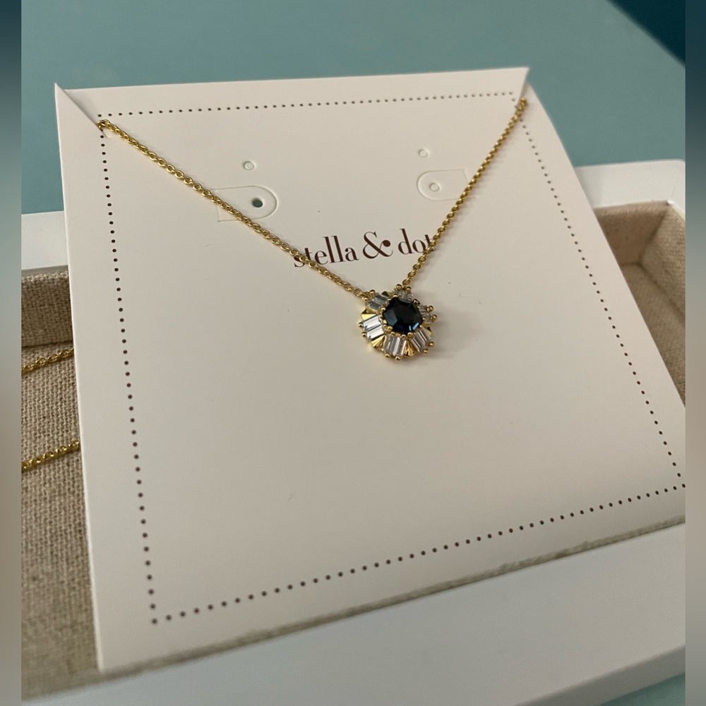 Stella & Dot Heirloom Necklace